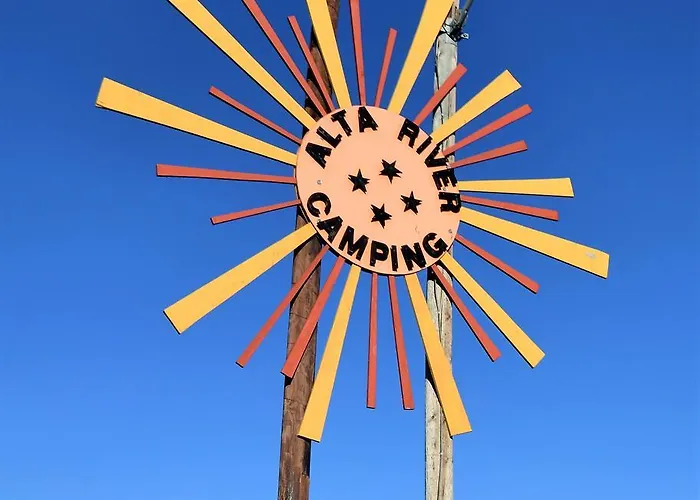 River אתר קמפינג